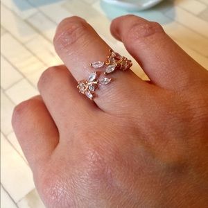 Beautiful Floral 💐Cubic zirconia rose gold ring